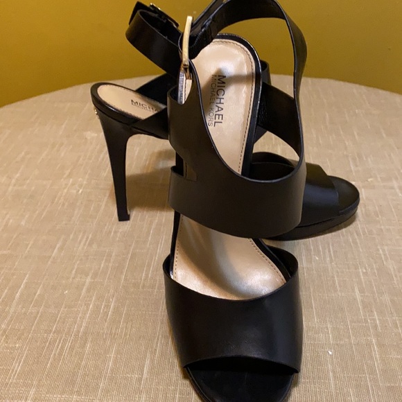 Michael Kors sandals - Picture 8 of 10